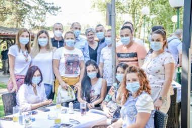 Ministar Lončar sa zdravstvenim radnicima iz "crvenih zona": Vi ste naši junaci u borbi protiv korona virusa