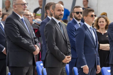 POSLE OLUJE I NA KOMEMORACIJI U VARIVODAMA: Boris Milošević opet šokirao izjavom!