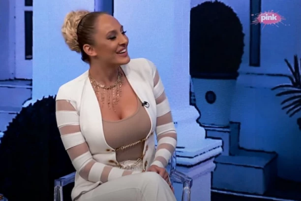 (FOTO) TEK SAD VIDIM ŠTA JE SREĆA I LJUBAV: Luna Đogani sve RAZNEŽILA porukom za ćerkicu Miu!