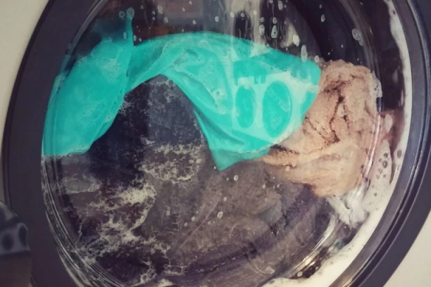 E, zbog ovoga se KVARI VEŠ MAŠINA! Majstor objasnio! Ovaj program za pranje odeće IZBEGAVAJTE! (VIDEO)