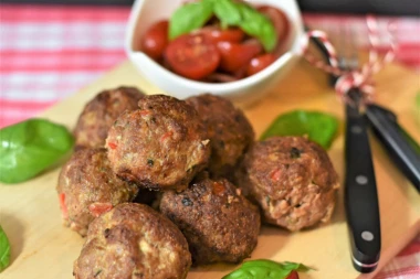 Ćureće ćuftice: Recept za jednostavno i PREUKUSNO JELO (VIDEO)