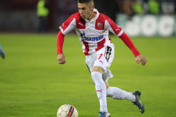 Prethodnog leta je uzburkao fudbalsku Evropu: Nekadašanji fudbaler Crvene zvezde krenuo je putem kojim se retko ide, a sada je pred potpisom životnog ugovora!