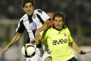 JOŠ JEDNA LEGENDA OTIŠLA U PENZIJU: Bivši fudbaler Atletika iz Madrida i Intera okačio kopačke o klin