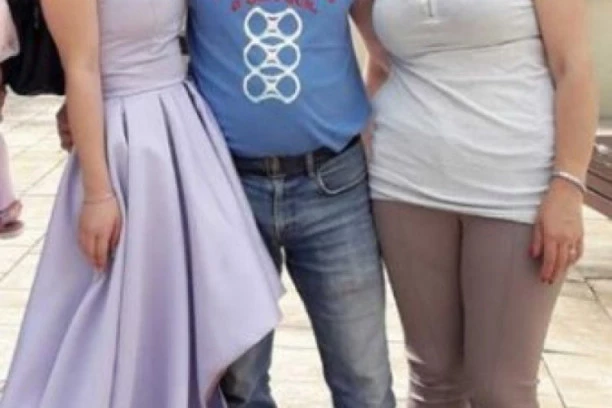 (VIDEO) SRCE DA ZABOLI: Školski drugovi se oprostili od tragično nastradale Dragane Livnjak (19)