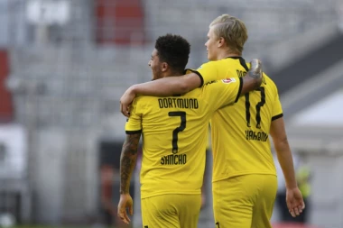 (VIDEO) PONIŽENJE VEĆE OD BARSINOG: Dortmund brojao do 11, do vrha NAPUNILI bivšeg trenera!