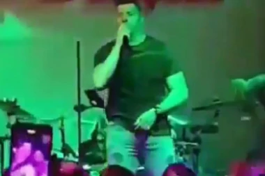 Slobi prekinuli nastup zbog kršenja mera, a on sada poziva na nove prestupe!