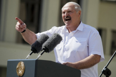 LUKAŠENKO JE ZA ZELENSKOG UPUTIO BAŠ OVE REČI: Grmi predsednik Belorusije, nimalo diplomatska izjava!