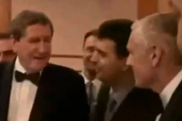 (VIDEO) VIŠE NEMA DILEME! Ovako su Šiptari podmićivali u Vašingtonu: Objavljujemo šokantne snimke, SAD JE JASNO ZAŠTO SU SRBI MORALI DA BUDU "LOŠI MOMCI"