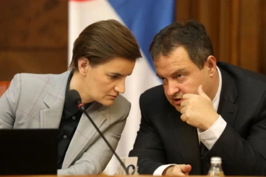 ZA SPS JE DANAS BITI ILI NE BITI: Ana Brnabić se sastala sa Dačićem i Palmom pred presudnu sednicu SNS