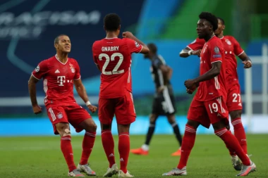 ŠOK U BUNDESLIGI: Poznato kada se TEK publika vraća na stadione!