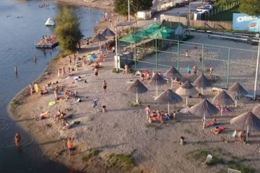 (VIDEO) NIJE KUBA! Turisti su pohrlili u OVAJ srpski grad, a scena iz kluba na plaži postala je HIT
