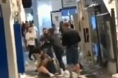 (VIDEO) ISPLIVAO SNIMAK TUČE KAPITENA JUNAJTEDA: Megvajer ŠUTIRAO momka koji je LEŽAO na zemlji