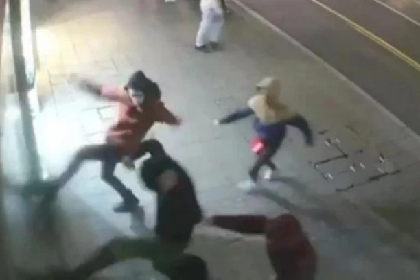 Identifikovana grupa huligana koja je divljala ispred Prajd info centra!