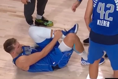 (VIDEO) HOROR ZA DALAS: Sudar kolenima Dončića i Lenarda, STRAVIČNA povreda Slovenca o kojoj BRUJI Amerika!