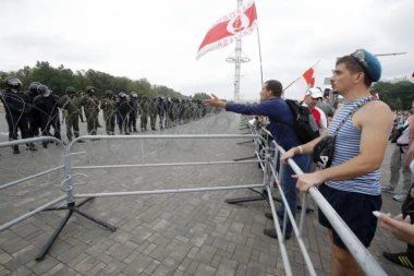 Moskva: Uhapšeno 11 osoba ispred ambasade Belorusije