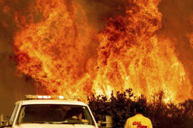 PRIZORI KAO IZ PAKLA! Jezivi požari u Kanadi posle rekordnih temperatura: CEO GRAD U PLAMENU! (FOTO, VIDEO)