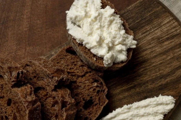 Ako volite kajmak OBAVEZNO pogledajte ovaj recept: Ukusan namaz za samo 5 minuta