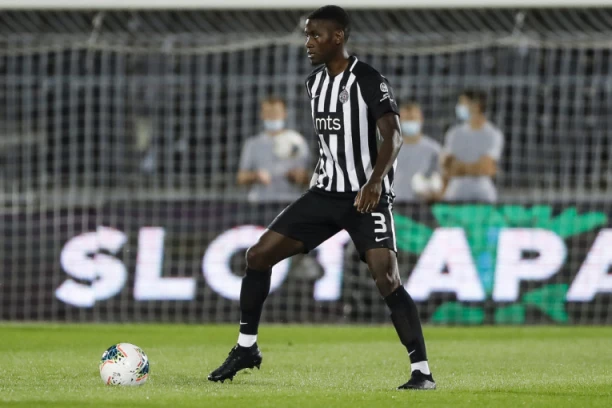 STANOJEVIĆ MU SA RAZLOGOM NE VERUJE: Banjak TRAGIČAR Kameruna, komičan autogol fudbalera Partizana!