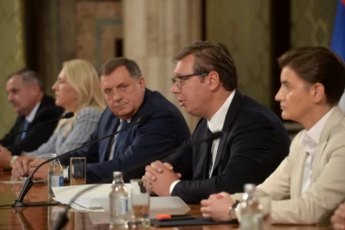 (VIDEO) VUČIĆ O PRETNJAMA RATOM IZ SARAJEVA: Moramo da odgovaramo mirno, u toj igri ne smemo da učestvujemo!