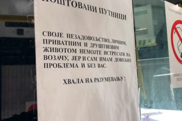 (FOTO) "VAŠE NEZADOVOLJSTVO ŽIVOTOM NEMOJTE ISTRESATI NA MENI": Vozač gradskog prevoza putnicima ostavio INTERESANTNU MOLBU!