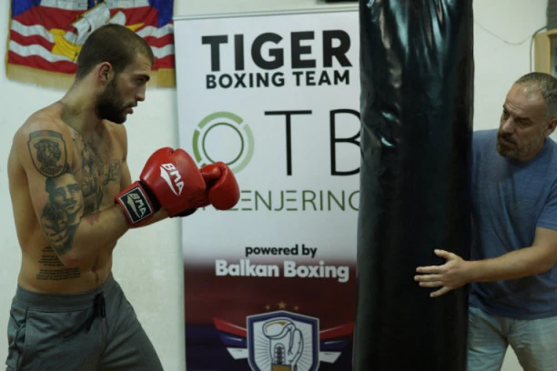 (VIDEO) VELJKO SPREMAN DA "UBIJE" UKRAJINCA: Nokautiraću ga za dve runde!