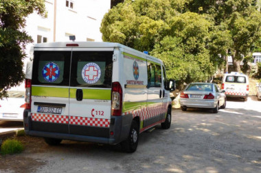 MENJAO GUMU U BRZOJ TRACI, A ONDA JE USLEDIO HOROR: Dvoje mrtvih i troje povređenih na hrvatskom auto-putu