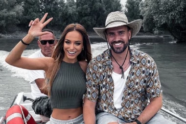 Albanka koja podiže tri prsta: Editu napali na Instagramu zbog ove fotke, evo kako im je odgovorila i SVAKA JOJ ČAST!