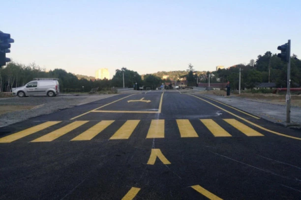 (FOTO) Završeni radovi na raskrsnici Bulevara Patrijarha Pavla i Ulice Pere Velimirovića