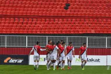 DOBRODOŠLI U SRBIJU: Proleter protiv Radničkog napravio ŠEST izmena, sudije ĆUTALE