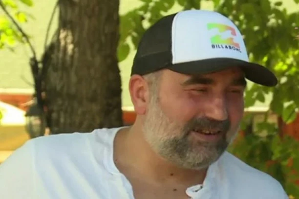 (FOTO) ISPLIVALA FOTKA IZ KUPINOVA: Miki Đuričić sa ćerkom Dunjom u krevetu, OVAJ prizor će vas istopiti srca!