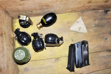 KO JE VLASNIK? Otkriveno kome pripada čitav arsenal naoružanja pronađen kod Bujanovca