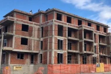 UHAPŠEN INVESTITOR NA NOVOM BEOGRADU! Ignorisao zabrane inspekcije, pa ilegalno izgradio zgradu!