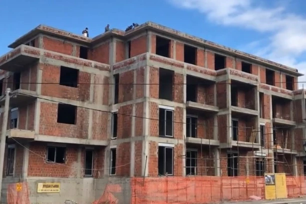 UHAPŠEN INVESTITOR NA NOVOM BEOGRADU! Ignorisao zabrane inspekcije, pa ilegalno izgradio zgradu!