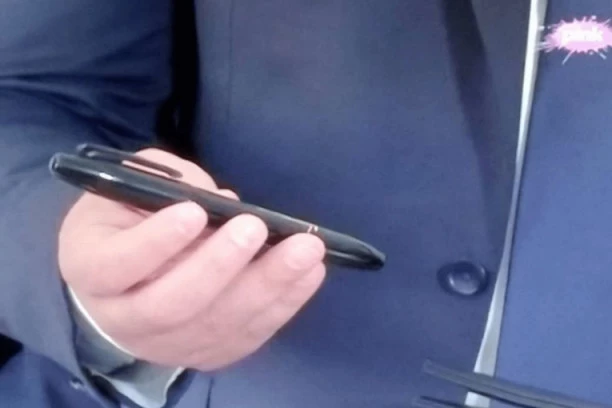 Vučić od Trampa dobio poklon koji mu otvara sva vrata u svetskom centru moći