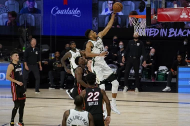 BAKSI PRED METLOM: Batler isprašio Janisa i drugove!