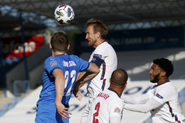 KAKVA LUDNICA NA ISLANDU: Jovanović poništio gol Kejnu, pokazao dva crvena kartona i dosudio dva penala, na kraju minimalna pobeda Engleske!