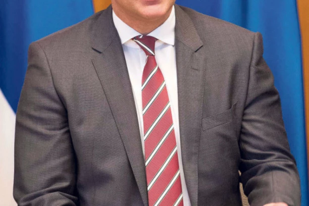 STEFANOVIĆ: Đilasova politika "što gore po Srbiju, to bolje po njih" me uvek iznenadi!