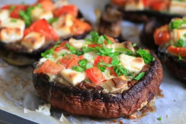 (RECEPT) Probajte i stalno ćete ih praviti: Punjene pečurke sa spanaćem