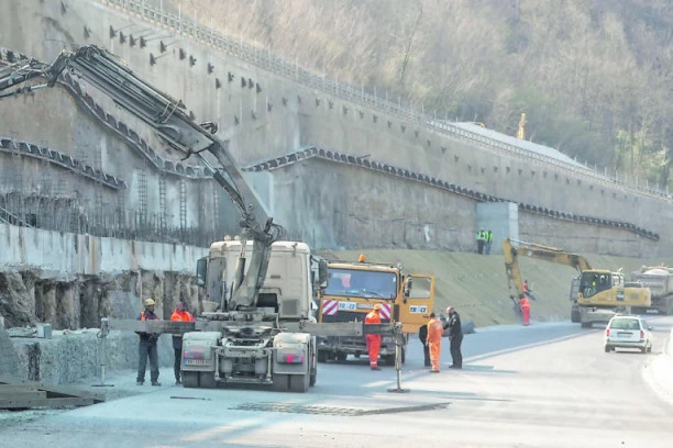 EVO KAKO RADI PUTARSKA FIRMA "TREJS": Napravili haos u četiri države!