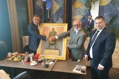 Dodik sa Nikodijevićem i Vesićem u Banjaluci: Razgovor o produbljenim odnosima Republike Srpske i Srbije