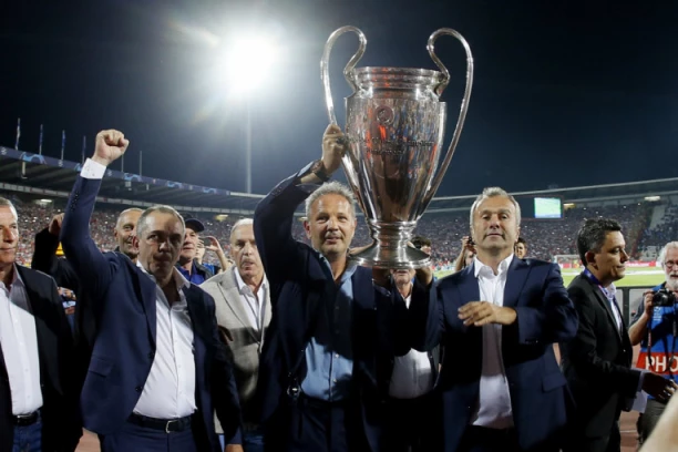GRMI MARAKANA: Delije pevaju Mihi i šalju mu MOĆNU poruku podrške! (VIDEO, FOTO)