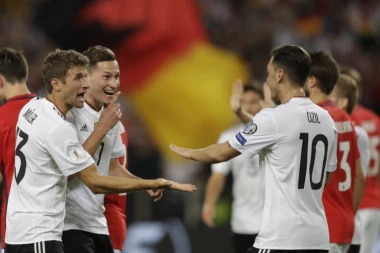 (FOTO) DETONACIJA NA "ELAN ROUDU": Lids dovodi reprezentativca Nemačke?