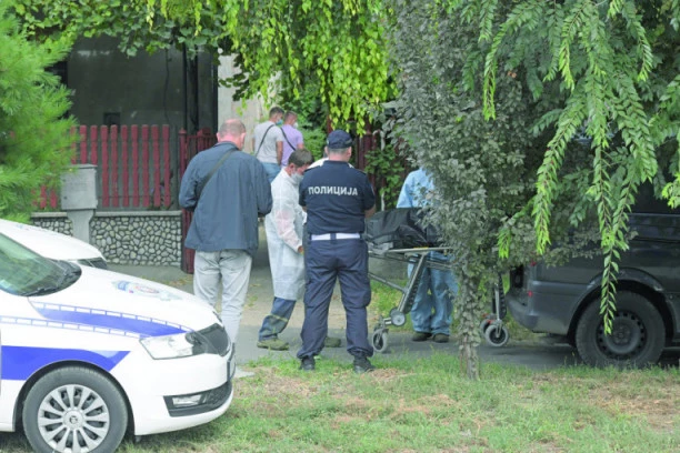 SUPRUŽNICI SE UGUŠILI U POŽARU U INĐIJI: Jednom prijatelju je požar sumnjiv, a komšinica tvrdi da nisu palili smederevac!