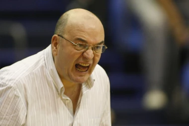 ŠĆEPANOVIĆ NADIGRAO VUJOŠEVIĆA: Partizan bolji od Kluža