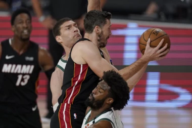 (VIDEO) DRAGIĆ NOKAUTIRAO BAKSE: Majami Hit prvi finalista Istoka!