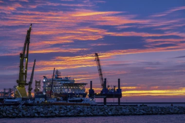 (FOTO) NEMAČKA SE UKLJUČUJE U SVEMIRSKU TRKU! Plutajući kosmodrom na Severnom moru