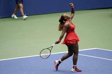 US OPEN: Serena posle preokreta do polufinala