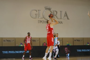 ZVEZDA RAZNELA TURKE: Davidovac i Lojd predvodili STRAŠNE crveno-bele