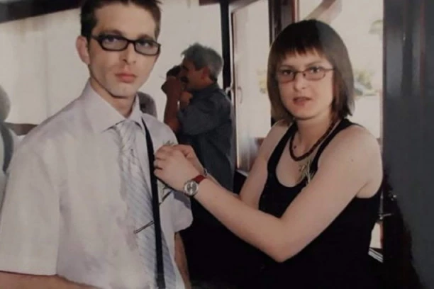 VUKLA GA NESREĆA: Gemi bilo suđeno da pogine, na put krenuo u poslednji čas! Njegova sestra ne želi da čuje za vozača pežoa