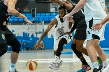 CRNO-BELI PONOVO BOLJI OD DULETA: Mekintajter dominirao, Partizan savladao Kluž!